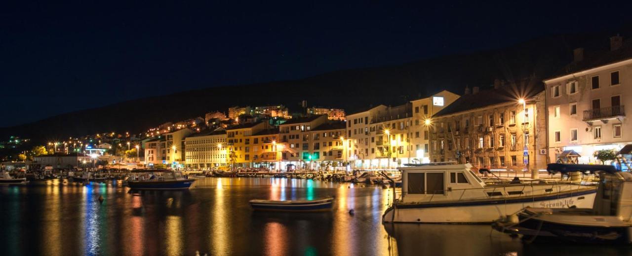 Apartments With A Parking Space Senj - 5572 Extérieur photo