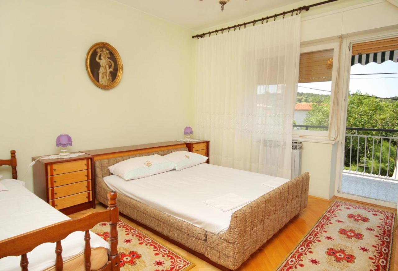 Apartments With A Parking Space Senj - 5572 Extérieur photo